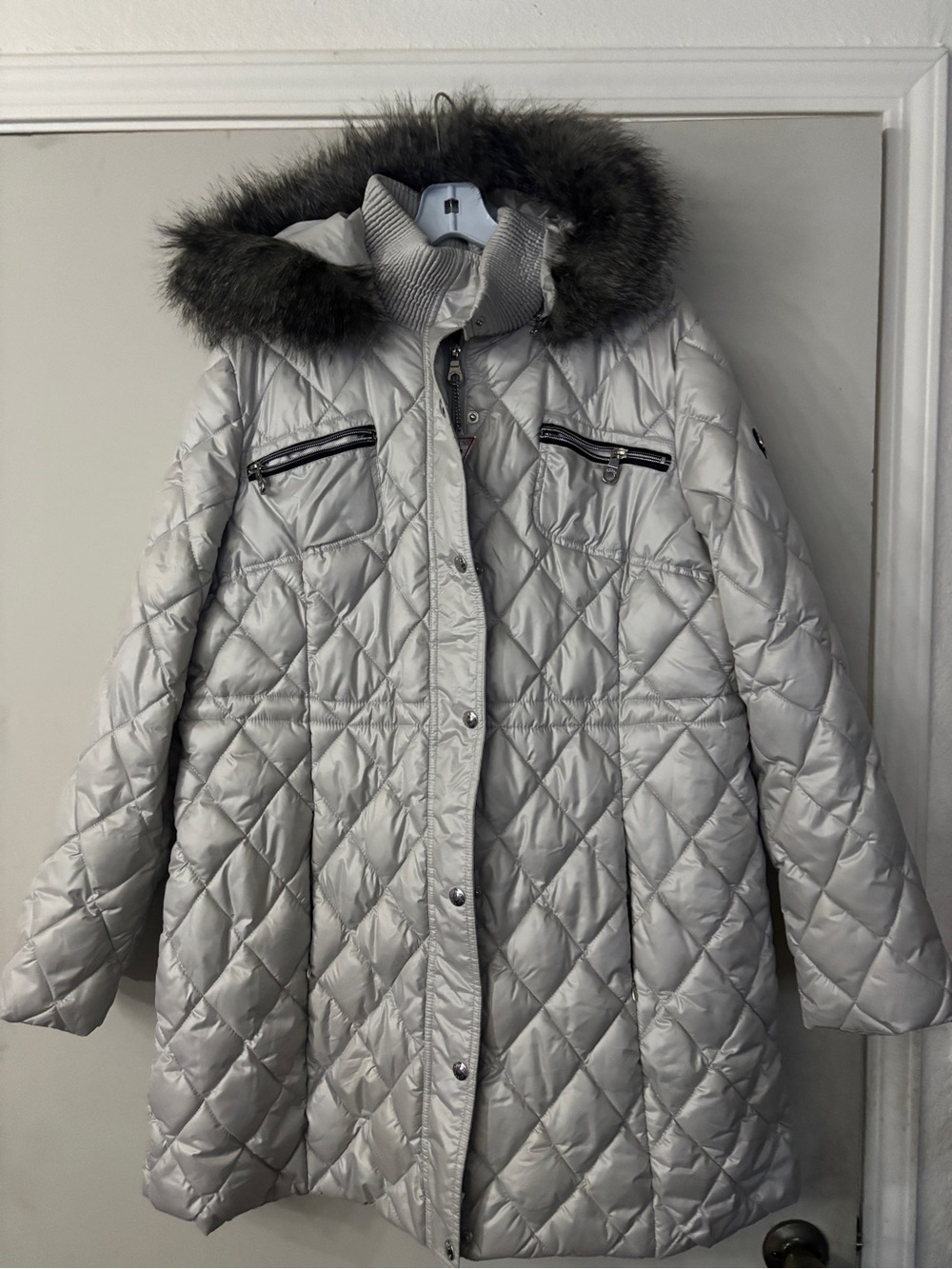 Guess Women's Quilted Puffer Coat with Faux Fur Hood - Silver